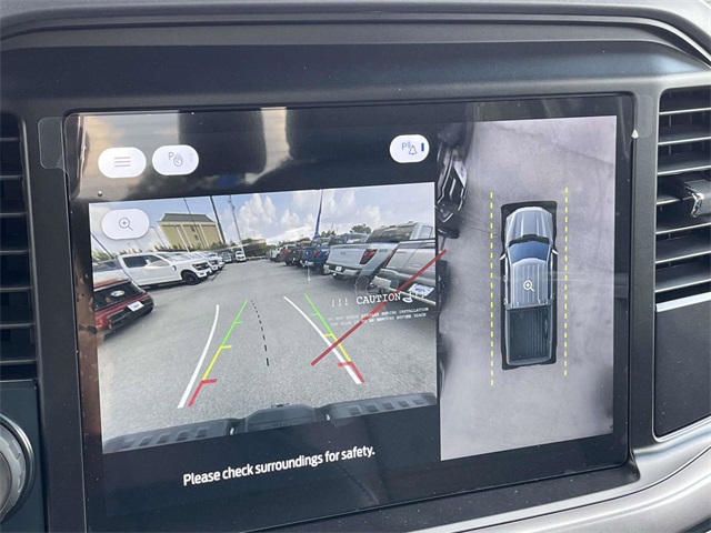 2025 Ford F-150 Lightning XLT photo 14