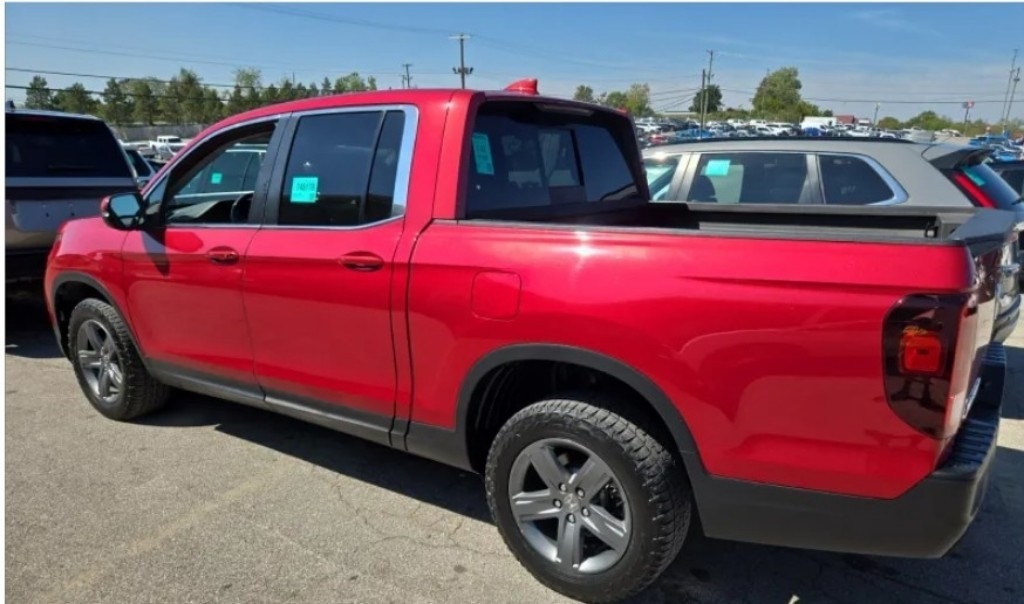 2022 Honda Ridgeline RTL photo 2