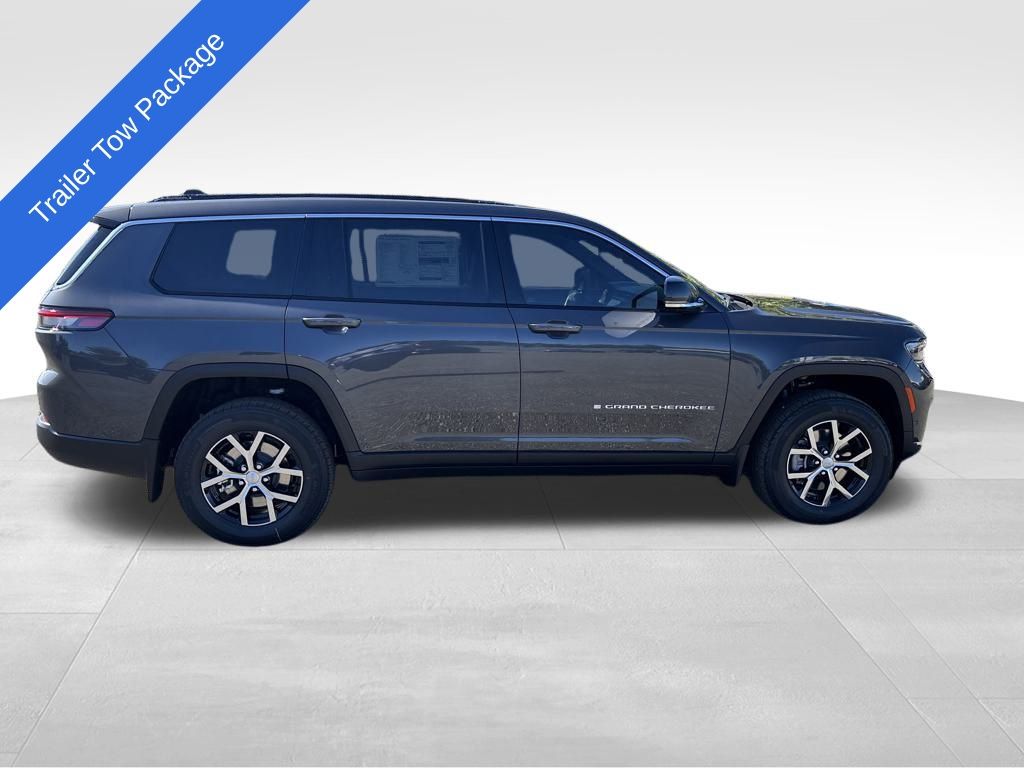 2025 Jeep Grand Cherokee Limited photo 3