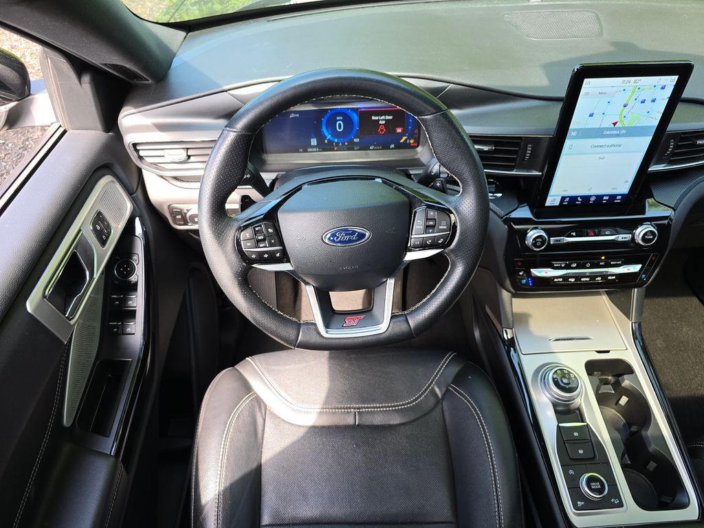 2023 Ford Explorer ST photo 14