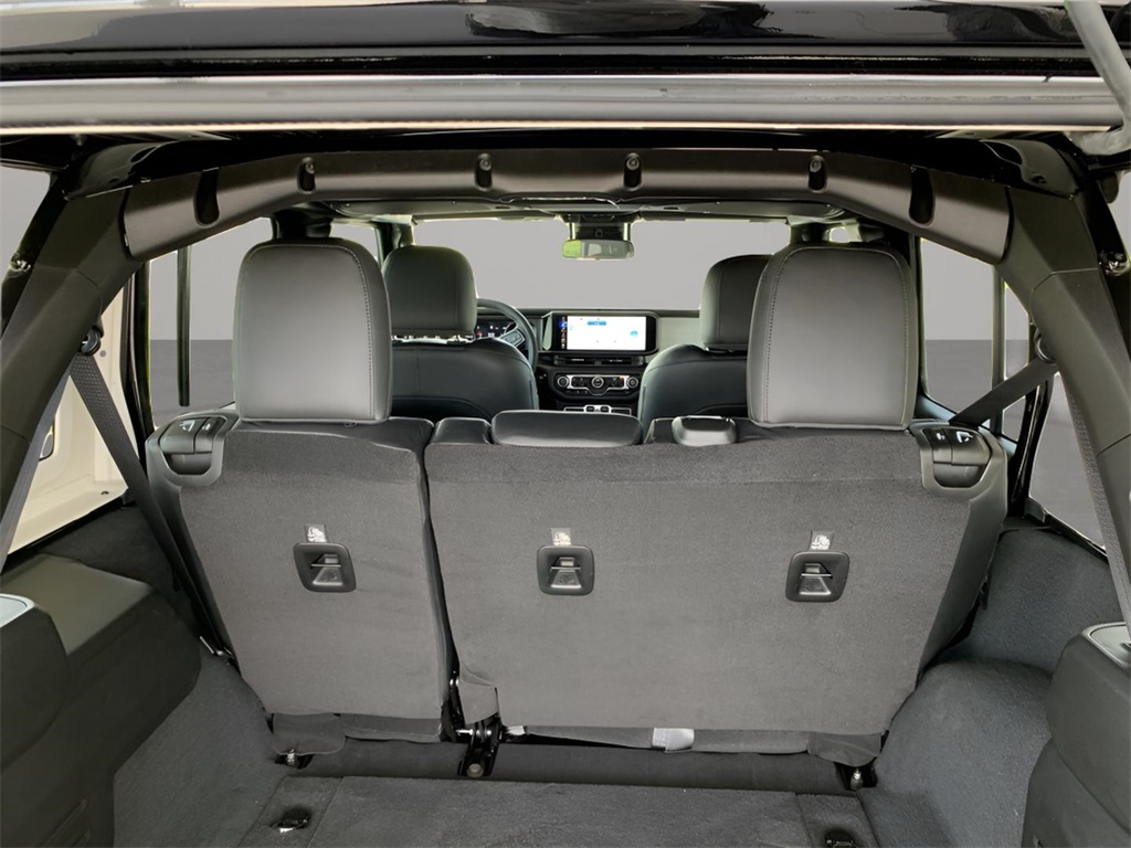 2025 Jeep Wrangler Willys photo 20