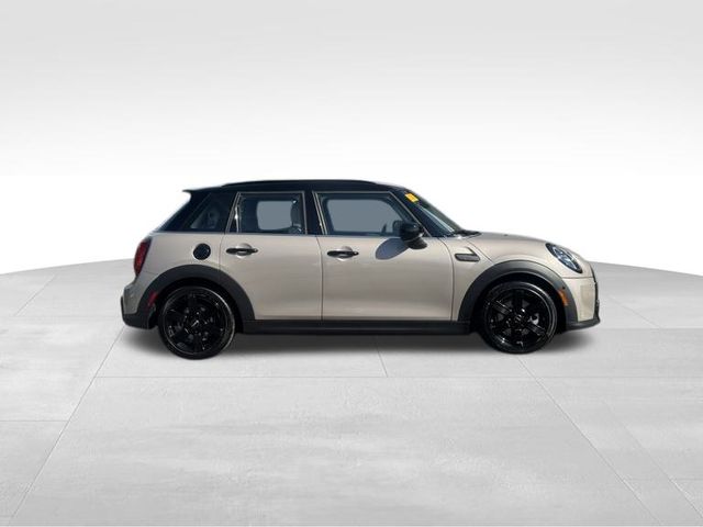 2024 Mini Cooper 4 Door Hardtop Iconic photo 2