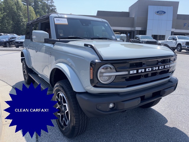 2021 Ford Bronco Outer Banks photo 2