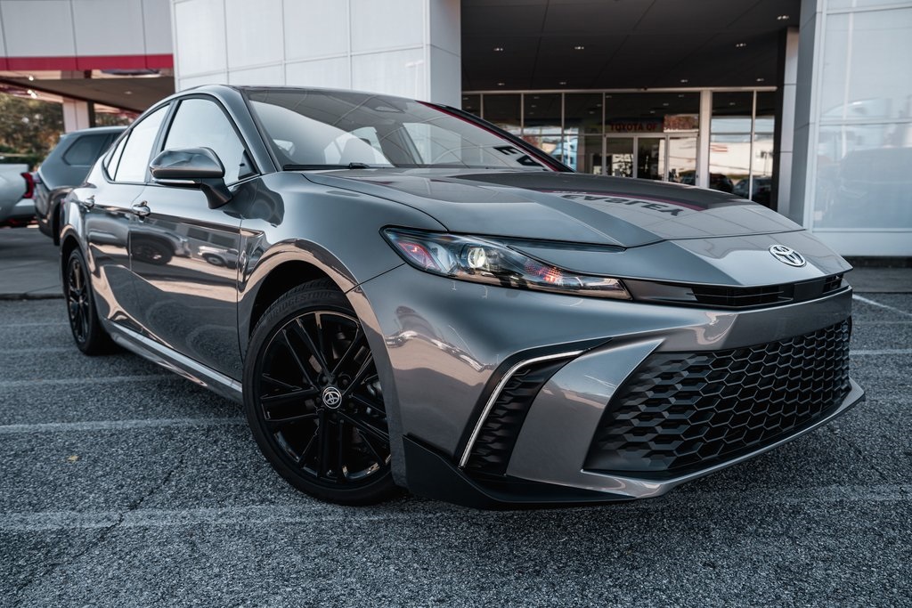 2026 Toyota Camry SE's photo