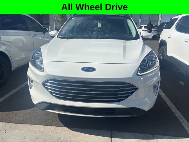 2022 Ford Escape Titanium photo 2