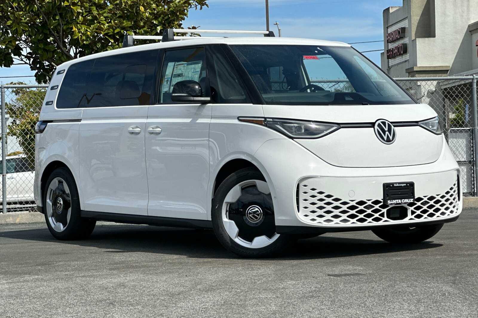 2025 Volkswagen ID. Buzz Pro S photo 2