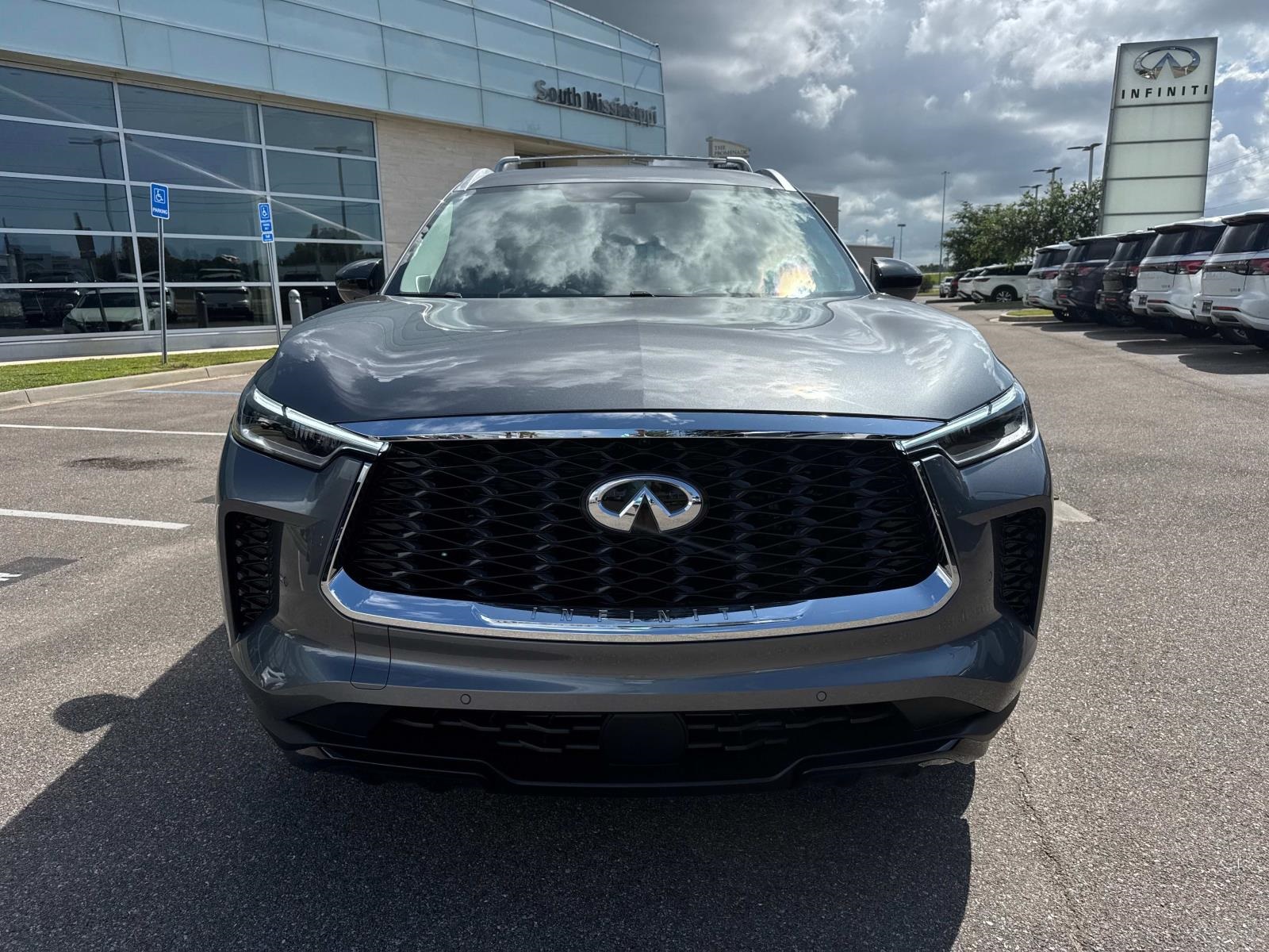 2025 Infiniti QX60 Luxe AWD photo 2