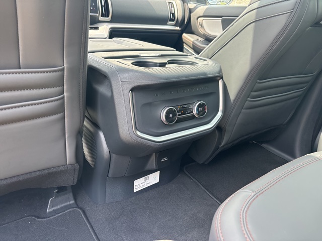 2025 Ford Expedition MAX photo 30