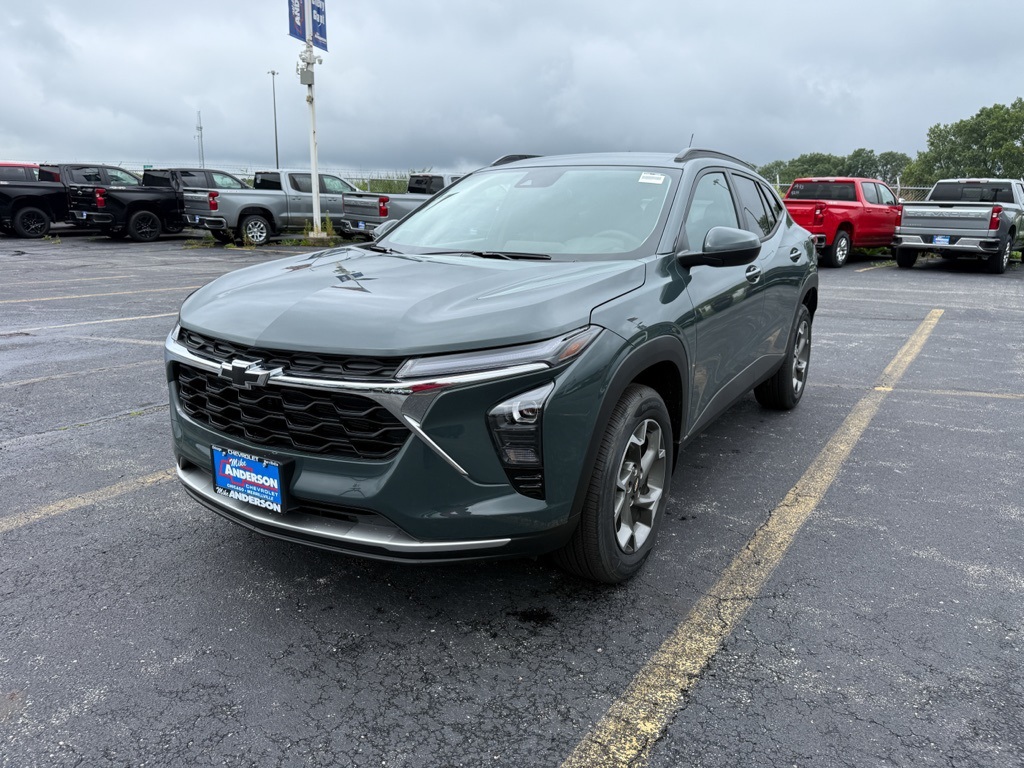2025 Chevrolet Trax LT photo 17