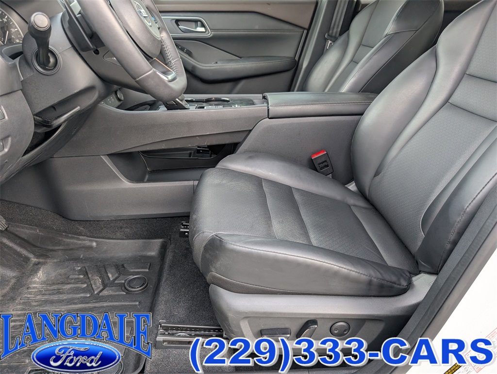 2021 Nissan Rogue SV photo 15