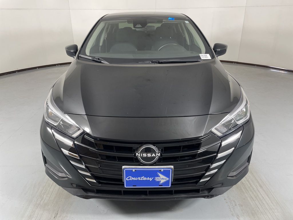 2023 Nissan Versa 1.6 SV photo 4