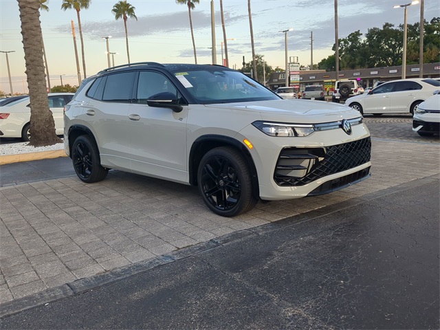 2025 Volkswagen Tiguan SE R-Line Black photo 2
