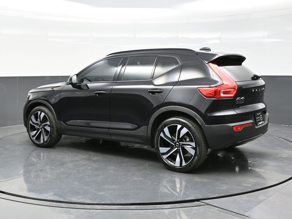 2023 Volvo XC40 Ultimate photo 3