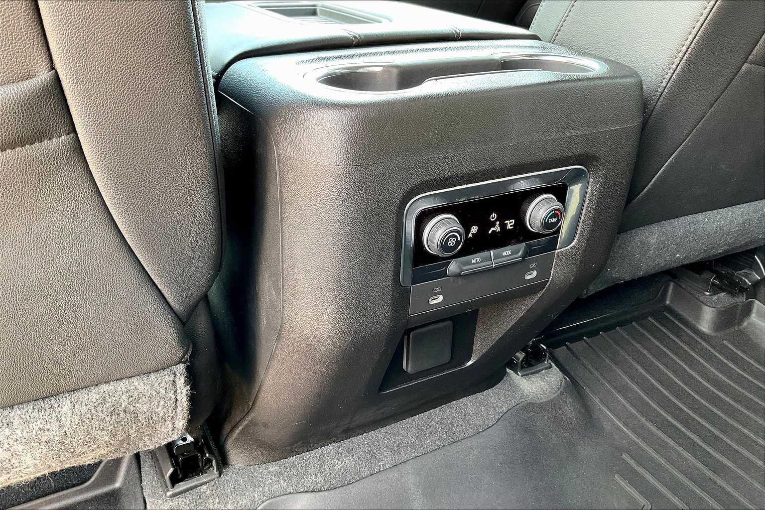 2021 Chevrolet Suburban Z71 photo 30