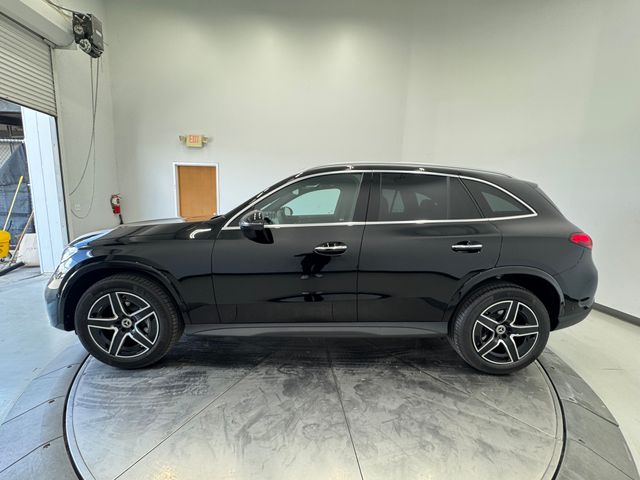 2026 Mercedes Benz GLC 300 photo 12