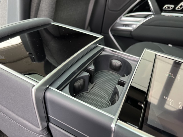 2025 Land Rover Range Rover SE photo 42