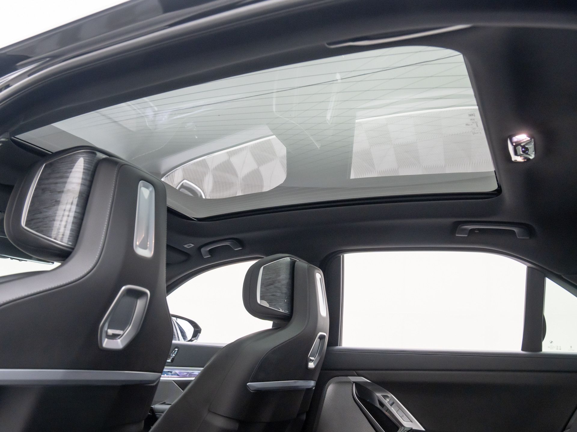 New 2025 Black Sapphire Metallic BMW eDrive50 image 18