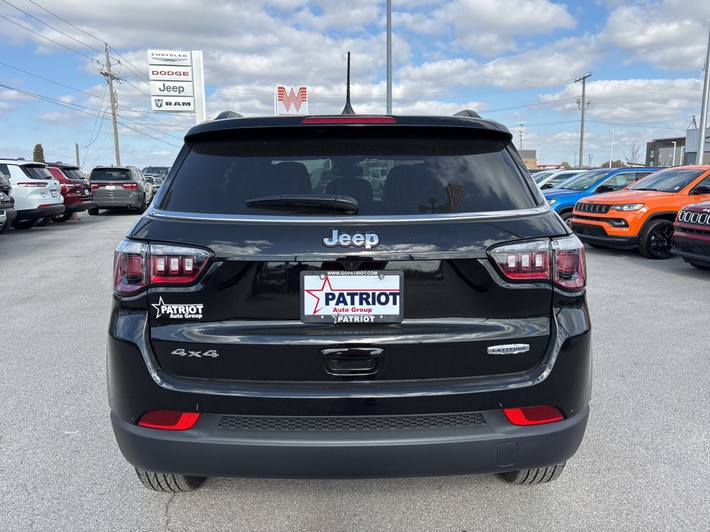 2026 Jeep Compass Latitude photo 4