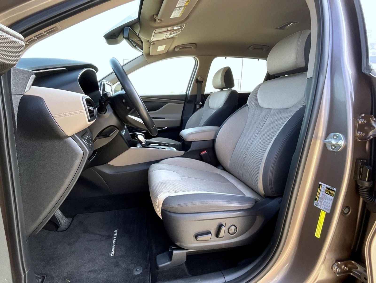 2020 Hyundai Santa Fe SEL photo 9