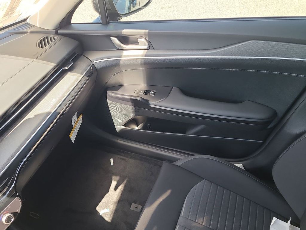 2026 Kia K5 LXS photo 16