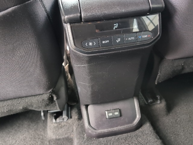 2024 Toyota Highlander LE photo 36