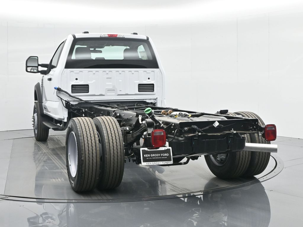 2024 Ford F-600 photo 29