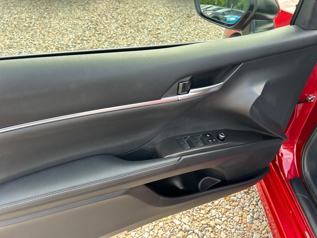 2024 Toyota Camry Hybrid XSE photo 12