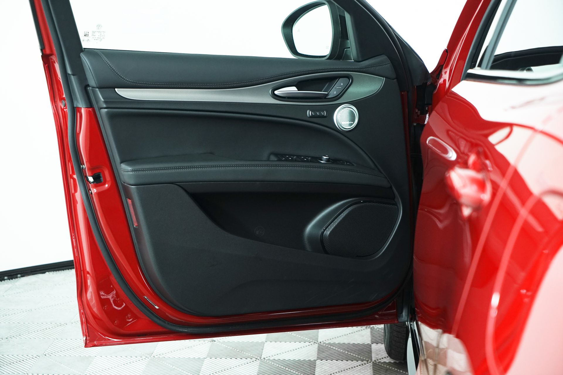 2024 Alfa Romeo Stelvio photo 13