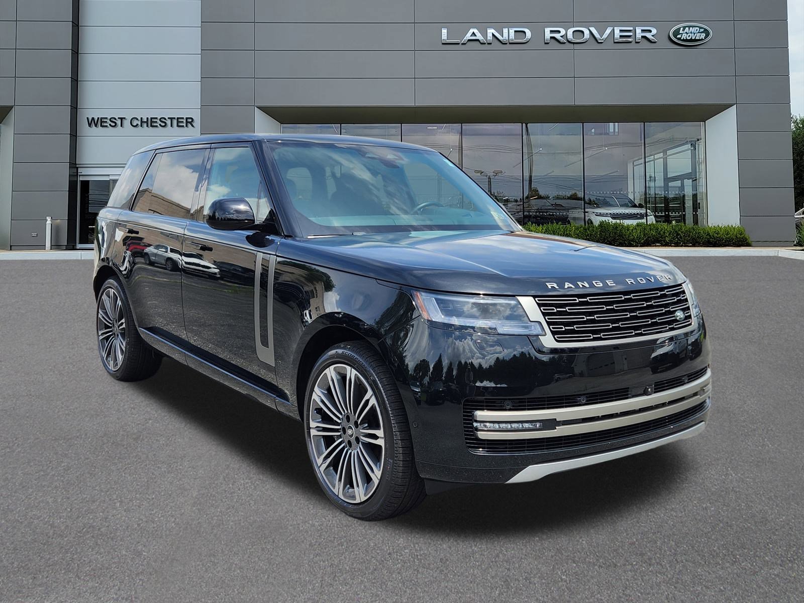 2025 Land Rover Range Rover SE photo 2
