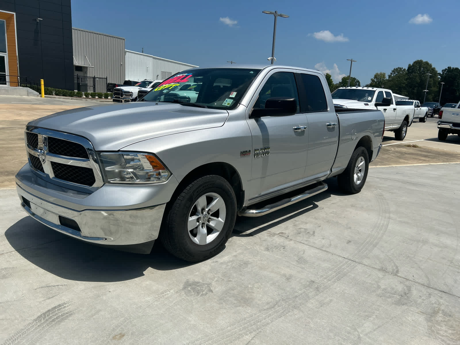 2017 Ram 1500 SLT photo 13