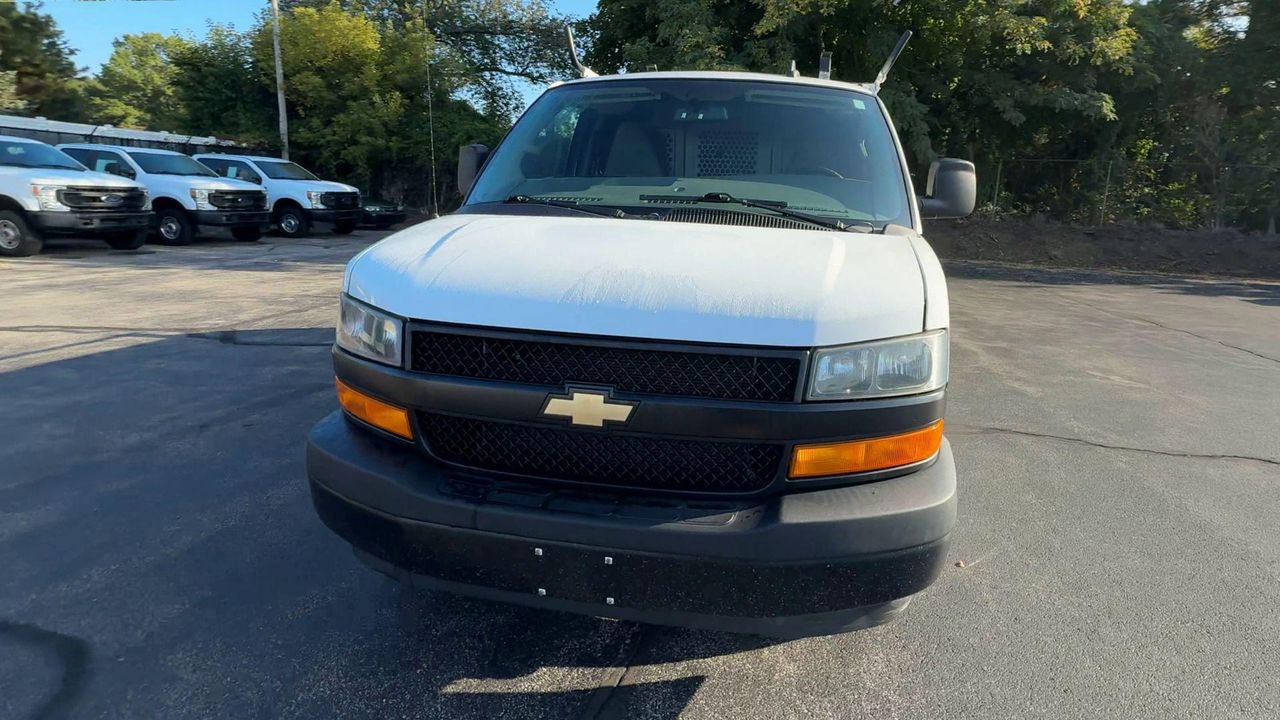 2022 Chevrolet Express Cargo Van photo 3