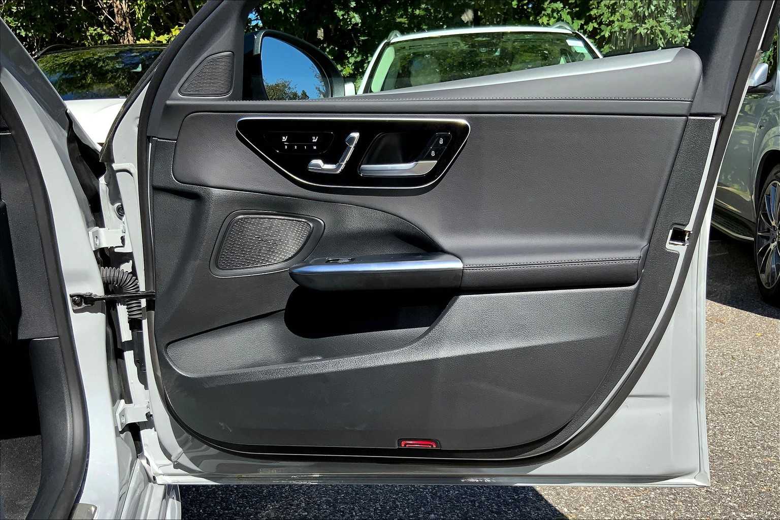 2025 Mercedes Benz C 300 4MATIC photo 22