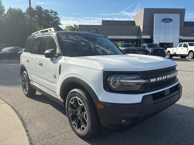 2025 Ford Bronco Sport Outer Banks photo 2
