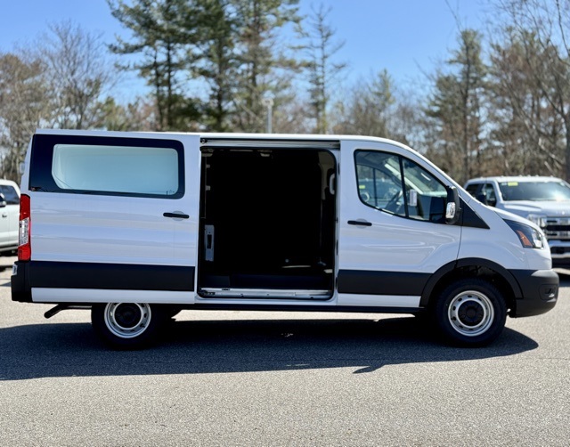 2025 Ford Transit Cargo Van photo 4
