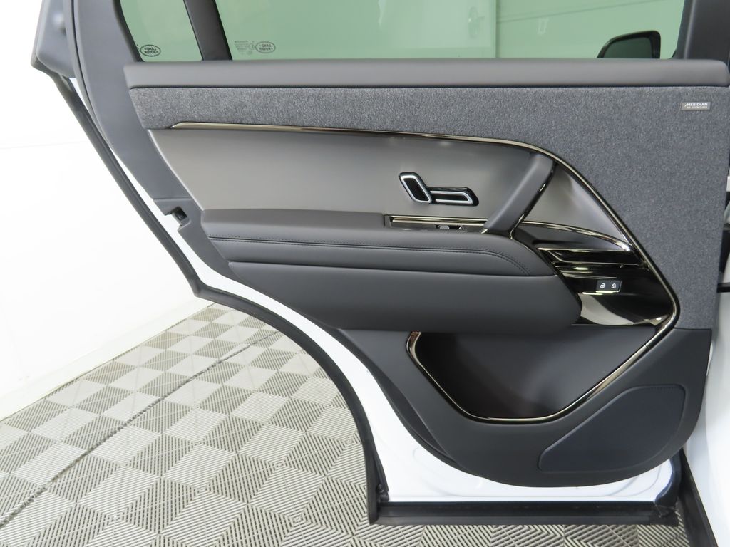 2025 Land Rover Range Rover Sport SE photo 23