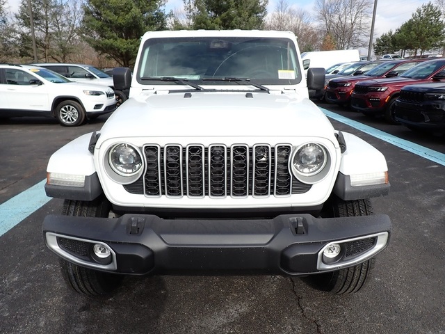 2025 Jeep Wrangler Sahara photo 8