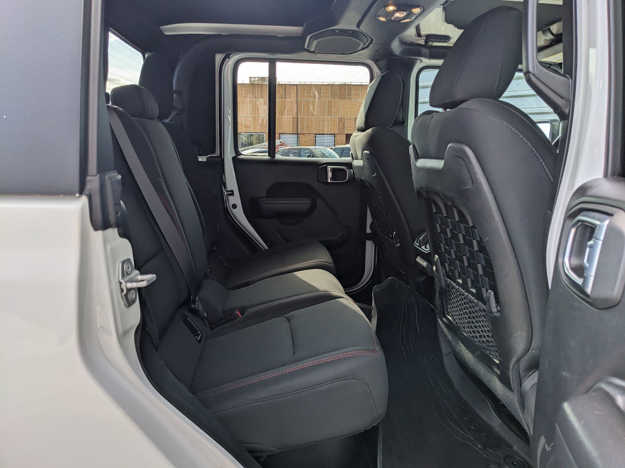 2020 Jeep Gladiator Rubicon photo 24