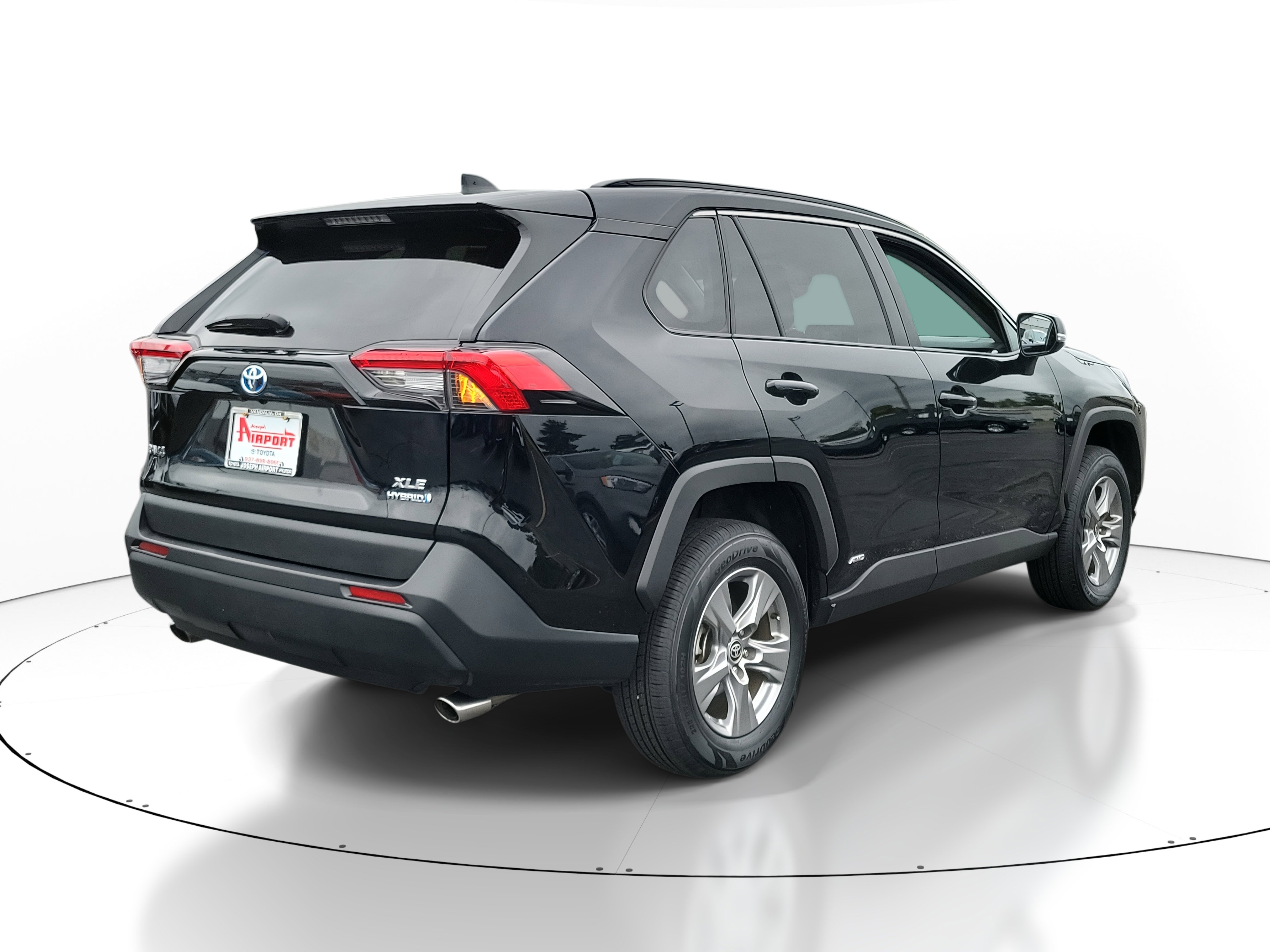 2024 Toyota RAV4 Hybrid XLE photo 4