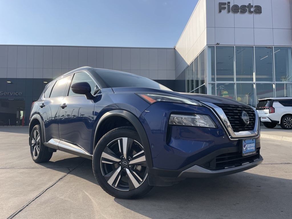 2023 Nissan Rogue SL's photo