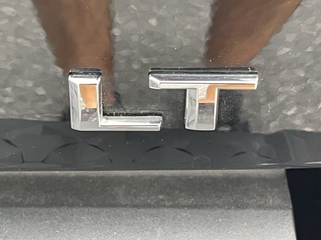 2024 Chevrolet Colorado LT photo 12