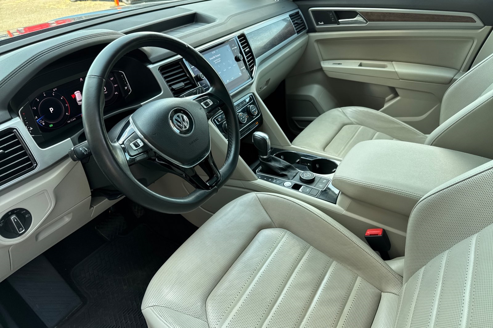 2019 Volkswagen Atlas V6 SEL Premium photo 10