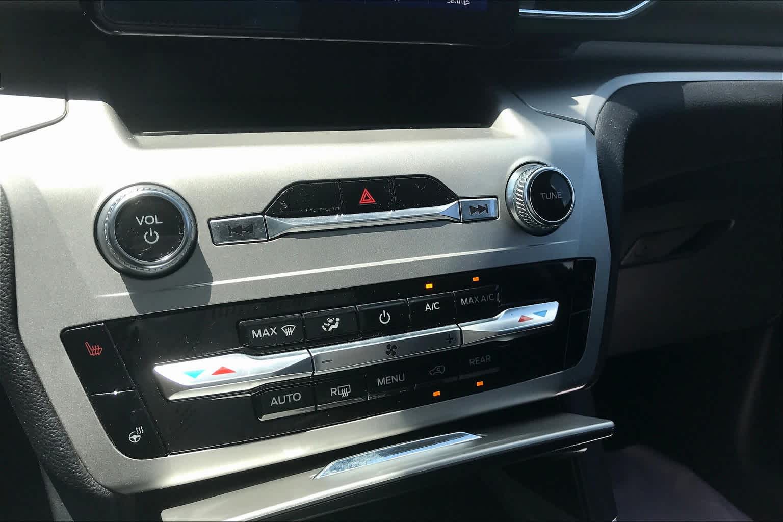2022 Ford Explorer XLT photo 25