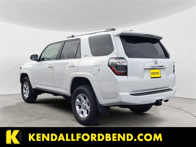 2022 Toyota 4Runner SR5 photo 3