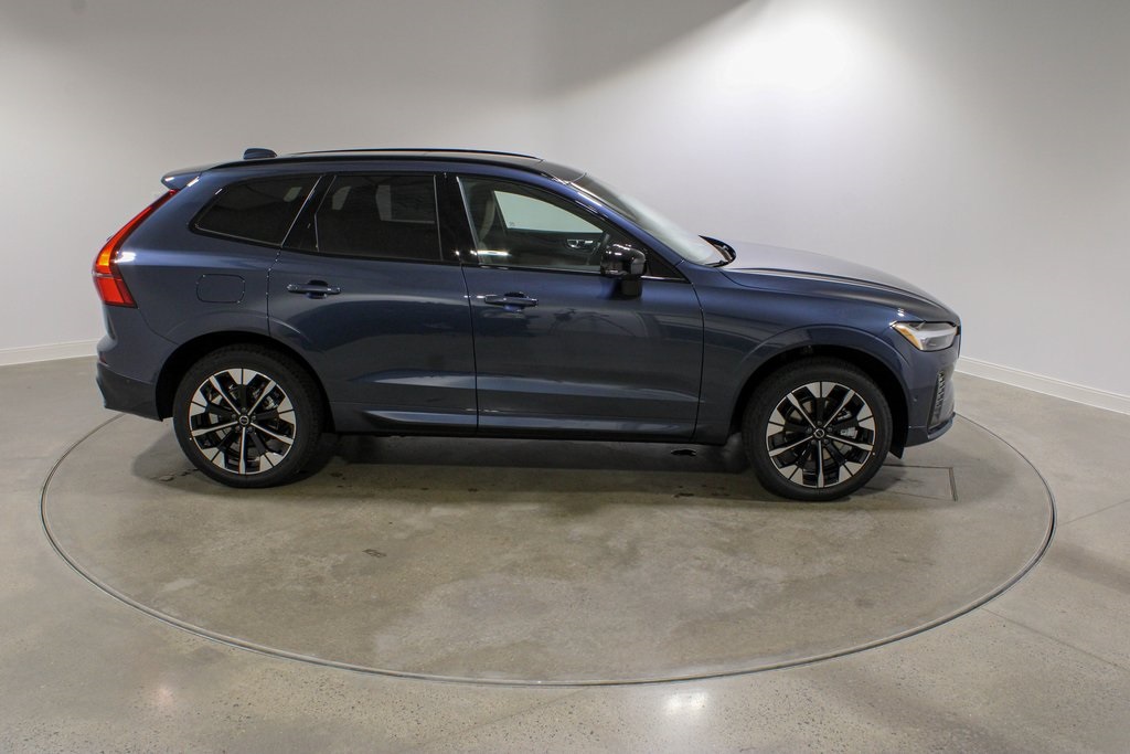 2026 Volvo XC60 B5 Plus photo 5