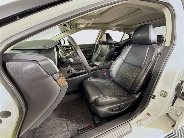 2017 Nissan Maxima Platinum photo 3