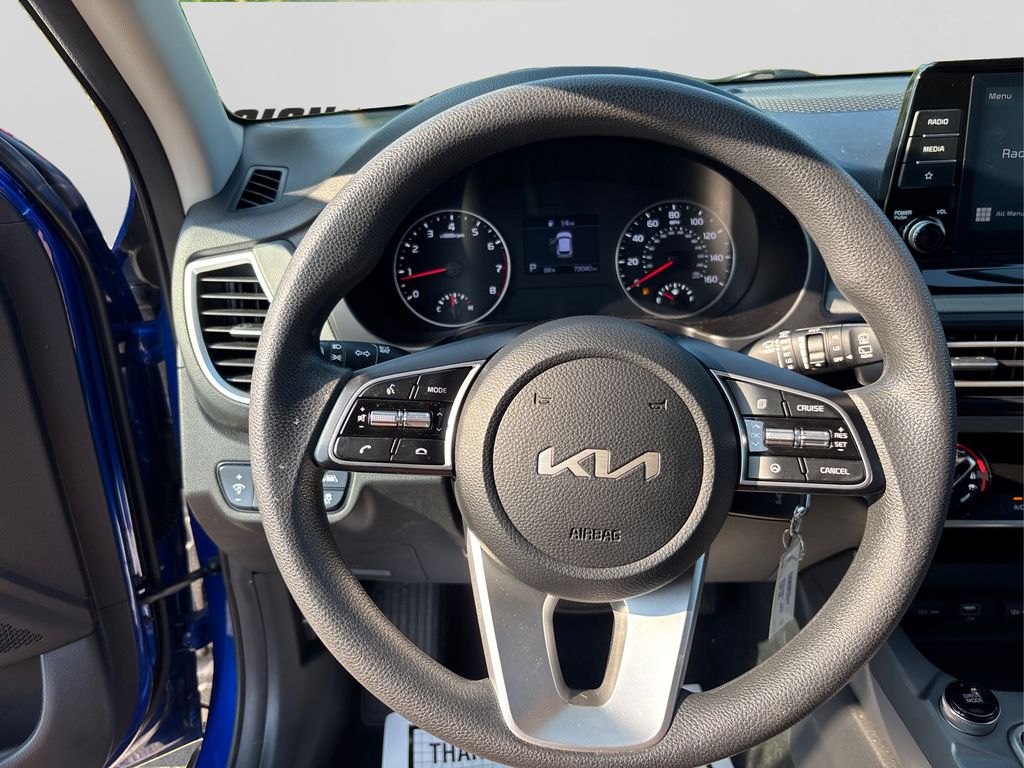 2022 Kia Seltos LX photo 21
