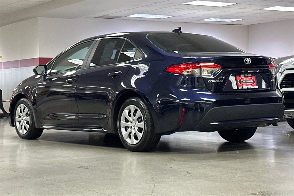 2022 Toyota Corolla LE photo 6