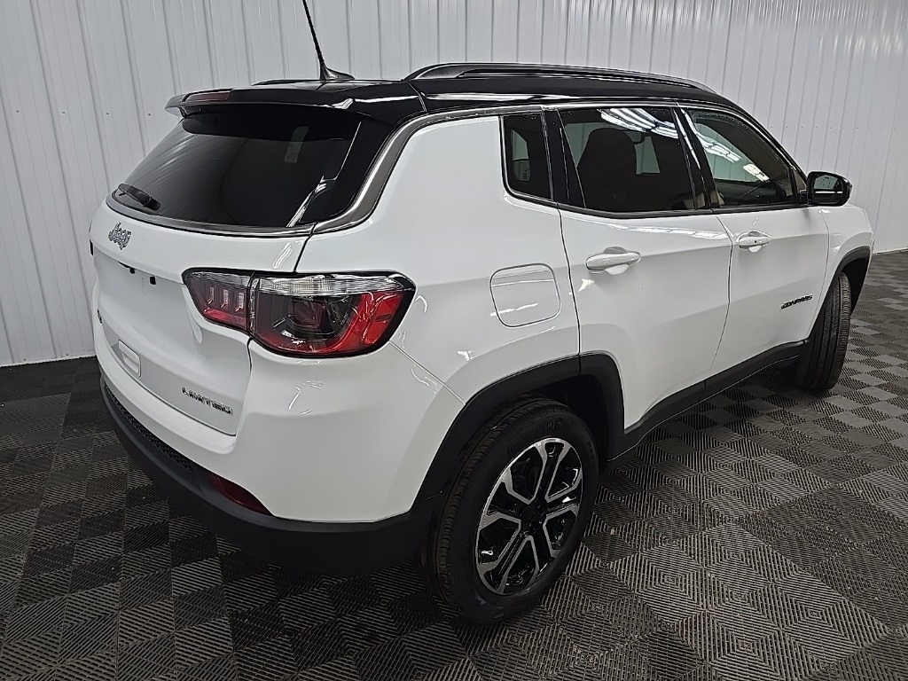 2023 Jeep Compass Limited photo 10