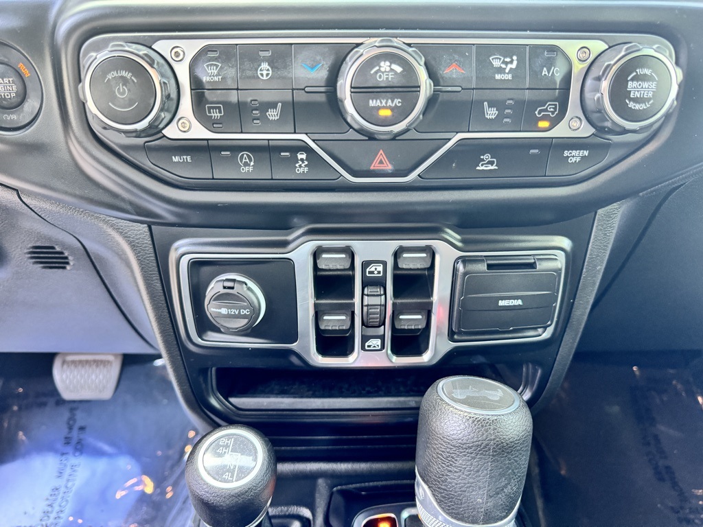 2022 Jeep Wrangler Unlimited Willys photo 25