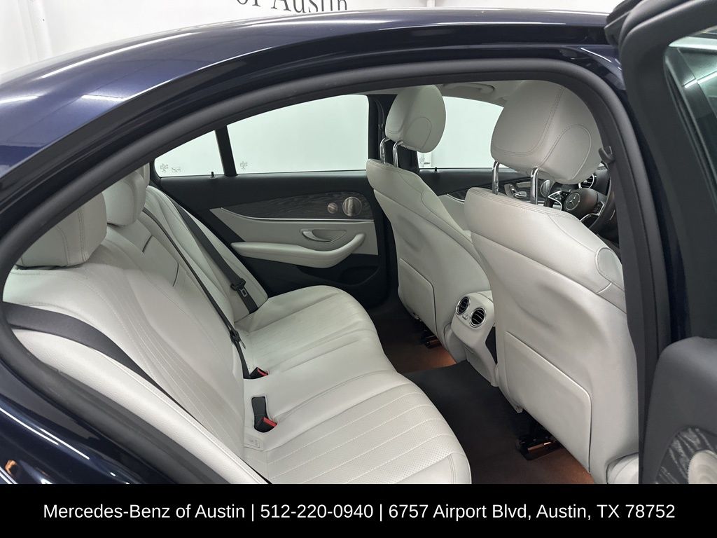 2022 Mercedes Benz E 350 photo 22